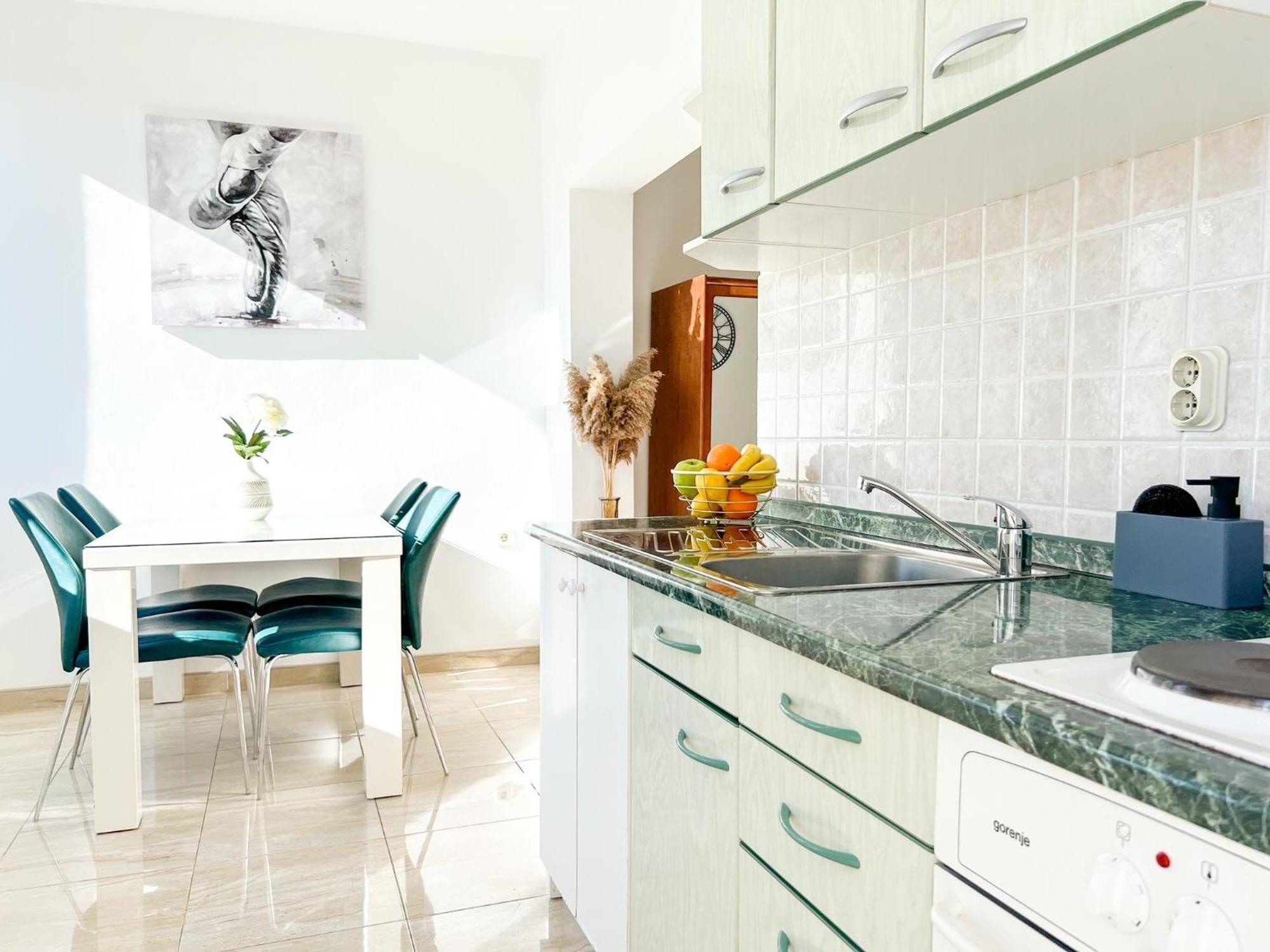 Apartment Holiday Makarska Exterior foto