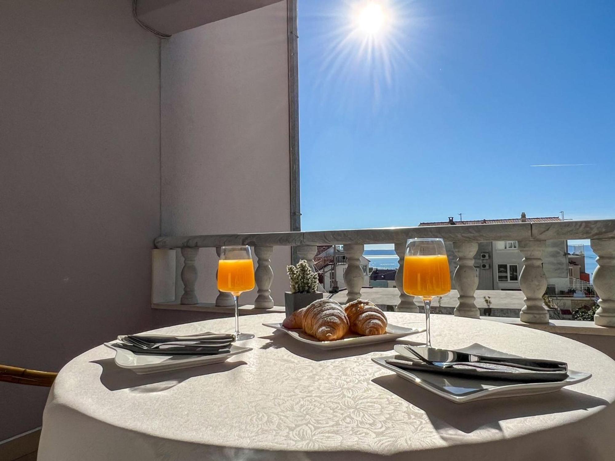 Apartment Holiday Makarska Exterior foto